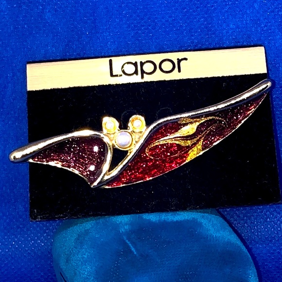 💜🧡❤️ Lapor Brooch - Picture 3 of 7